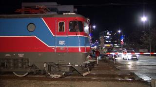Haos şi nervi, după ce o barieră CFR din zona Pipera s-a stricat. Un bărbat şi-a sunat panicat soţia: "Uite de ce ajung târziu acasă. Poţi să-l chemi pe vecinu"