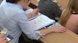 Patru studente s-au intoxicat cu dioxid de carbon într-un apartament închiriat în Braşov. Medicii, şocaţi când le-au consultat pe fete la spital