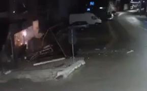 Momentul în care o rulotă de fast-food din Sălaj explodează. Deflagraţia s-ar fi produs de la mai multe substanţe inflamabile