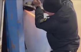 Ascunzătoarea din cisternă: descoperire în valoare de 750.000 de lei, la graniţa României cu Ucraina