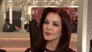 Scandal pe averea lui Elvis Presley. Soţia lui, lăsată la uşa casei, chiar de nepoata sa, după ce a schimbat încuietorile