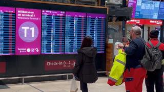 Zboruri anulate, întârzieri şi cozi uriaşe pe aeroporturile din Germania. Atenţionare a MAE