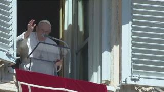 Papa Francisc se gândeşte la revizuirea practicii celibatului la preoţii catolici. Suveranul Pontif marchează 10 ani de pontificat