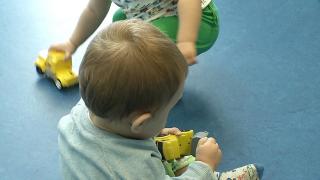 Alocație pentru copii din prima zi de naștere. Proiectul de lege votat de senatori care ar putea să simplifice birocrația