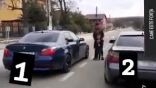 Copil pus să dea startul unei curse ilegale de mașini, ziua în amiaza mare, pe un drum din Vâlcea. Imaginile filmate au ajuns pe mâna Poliţiei