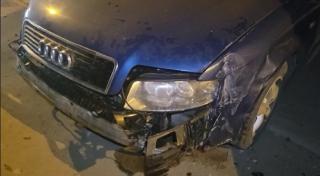 Un constănțean a făcut prăpăd în parcare după ce s-a certat cu soția. Răzbunarea bărbatului a început chiar cu mașina femeii