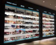 Alertă ANPC. Ce a descoperit în parfumurile vândute în Bucureşti şi Ilfov. Stocurile, retrase de pe piaţă