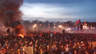 Guvernul francez îşi asumă răspunderea pentru reforma pensiilor. Opoziţia: Este o devărată ghilotină care cade peste noi