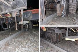 Un tren încărcat cu tehnică militară a deraiat în Braşov. Un banal lanţ a provocat accidentul