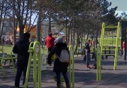 Sportul s-a mutat în aer liber la Cluj-Napoca. Aparate de fitness în 19 locaţii publice din oraş