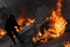 Protestatarii francezi, confruntări violente cu poliţiştii. 81 de oameni au fost arestaţi doar noaptea trecută