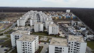Şi-au cumpărat apartamente cu 140.000 de euro şi după un an le vând disperaţi cu 90.000 de euro. De ce fug oamenii din Greenfield