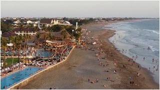 "Nu avem nevoie de turişti obraznici!" Ruşii şi ucrainenii, alungaţi din Paradis: Motivul pentru care Bali le suspendă vizele. Şi românii sunt afectaţi