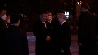 Putin a discutat ieri aproape 5 ore cu Xi Jinping apoi l-a condus la maşină, într-un gest fără precedent. Ce vor discuta cei doi azi