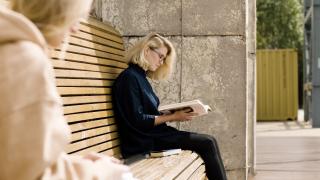 Ce este menopauza şi când este considerată o reală problemă de sănătate. Simptome, cauze şi tratament