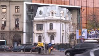 Monument istoric în ruină din centrul Capitalei, transformat în clădire-hibrid. Reacţiile sunt împărţite