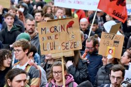 De ce nu vor francezii să renunțe la proteste. Trădarea pe care o resimt din partea guvernanților: "Macron nu riscă mare lucru"