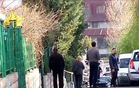 Băieţelul de 9 ani, mutilat de un ciobănesc german, mergea spre şcoală alături de bona lui. Femeia a încercat să-l scape de colţii animalului