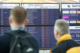 Germanii pregătesc cea mai mare grevă din ultimii 30 de ani, pentru salarii mai mari. Protestul va paraliza toate mijloacele de transport