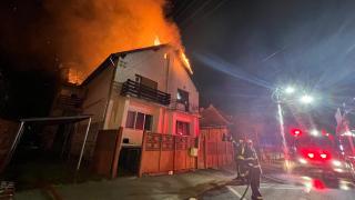 Sfârşit tragic pentru o bătrână din Sibiu. Femeia a pierit într-un incendiu violent care i-a cuprins casa