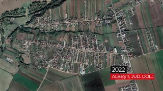 Comuna care, în 10 ani, a transformat un câmp de porumb într-un complex rezidenţial. Oamenii şi-au făcut vile până şi pe şosea