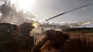 Orașul Avdiika, distrus complet în timpul luptelor, anunță Kievul. Rușii își continuă atacurile asupra zonelor civile din Ucraina