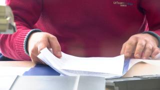 Un om de afaceri din Republica Moldova a păcălit peste 100 de români cu 800.000 de euro. Plăteau avansul la mobilă şi nu primeau nimic