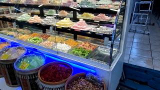 "Avem mulți clienți români. Le place rahatul". Turiştii din Antalya, răsfăţaţi cu plaje cu apă turcoaz şi delicii culinare renumite la nivel mondial