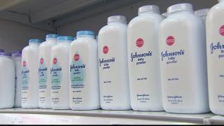 Johnson & Johnson şi produsele care ar fi provocat cancer. Compania va plăti 9 miliarde de dolari la 60.000 de clienţi