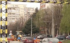 Cum arată noul sistem de semnalizare din Pasajul Unirii. Primele porţi înalte de 4 metri au fost montate