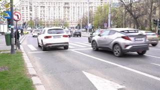 Au "plafonat" asigurările RCA până au rămas la fel de scumpe. Ce oferte primesc şoferii după ce măsura a intrat în vigoare