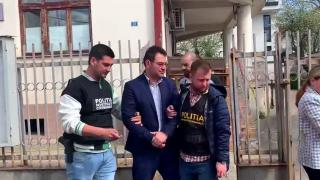 Medic din Craiova, reţinut de poliţişti. E suspectat de moartea a patru pacienţi cărora le făcuse biopsii