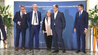 Miniştrii mimează economii sau fac declaraţii dramatice pentru a acoperi gaura din Buget