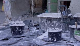 Șase muncitori, intoxicaţi cu vapori de vopsea, în timpul unor lucrări la o clădire de pe Bulevardul Magheru. Doi dintre ei au ajuns la spital