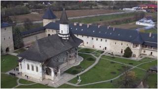 Forfotă mare în bisericile din toată ţara. Lăcaşele de cult, curăţate pentru cea mai importantă sărbătoare a creştinătăţii