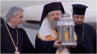 Lumina Sfântă a ajuns în România. Cum va fi distribuită în toate parohiile din ţară