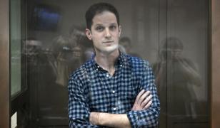 Jurnalistul Evan Gershkovich rămâne în arest într-o fostă închisoare a KGB-ului. Instanţa rusă i-a respins cererea de eliberare