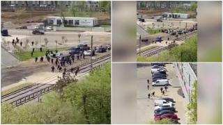 Bătaie în stradă între suporteri înainte de meciul Steaua-Dinamo. Mai multe persoane au fost reţinute. VIDEO