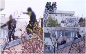 Protest inedit în Capitală: S-au urcat pe acoperiş nemulţumiţi că au primit ordin de evacuare