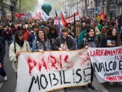 Bursa de la Paris, cotropită de protestatari: "Nimeni nu mai crede că nu sunt bani. Multinaționalele n-au fost niciodată atât de bogate"