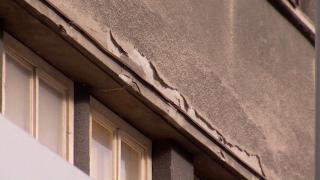 Aproape de tragedie: bărbatul lovit în cap de o bucată de tencuială desprinsă din blocul Patria a scăpat cu viață ca prin minune