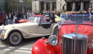 Expoziţie de maşini retro în Oradea. Vedeta paradei, un Mustang din 1965