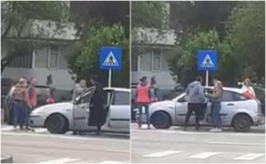 Ameninţări în plină stradă, după o şicanare în trafic, la Galaţi. Unul dintre scandalagii, ''plictisit'' de îmbrânceli, trece la cuţit