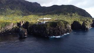 Insula izolată care îşi caută supraveghetor de păsări. Jobul se plăteşte cu 30.000 de euro pe an, condiţiile nu sunt tocmai "prietenoase"