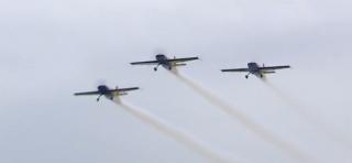 Spectacol pe cer. La Târgu-Jiu a avut loc primul show aviatic de după pandemie: "Şoimii României" au făcut acrobaţii ca-n filme