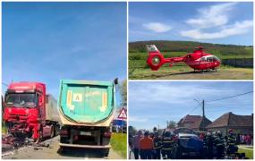 Impact violent, în Mureş: 4 răniţi, între care un copil de 12 ani, după ce o maşină şi un camion s-au ciocnit
