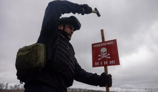 Semnul că Moscova se teme de contraofensiva ucraineană. Ruşii au construit un imens sistem de tranşee, în aşteptarea mişcării Kievului