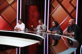 Chefi la Cuţite, lider de audienţă. Chef Cătălin Scărlătescu a oferit aseară cuțitul de aur. Diseară se dă ultima luptă pentru amuletă a sezonului