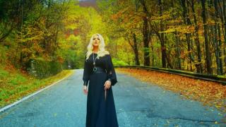 Adina de la Heaven şi-a micşorat sânii: "Trebuia să fac operaţia la 18 ani"