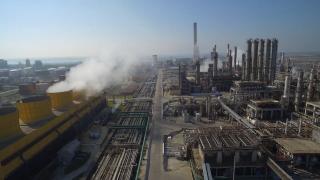 De la 1 miliard de euro la cel mult 300 de milioane de euro. OMV Petrom câştigă bătălia taxei de solidaritate, după ce legea a fost modificată la cererea lui Iohannis